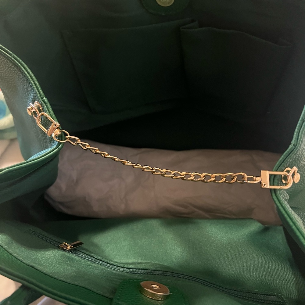 Elegant Green Women's Bag